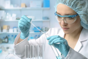 Woman working in a medical lab,